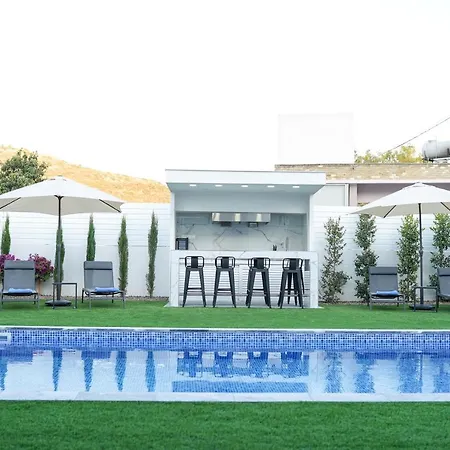 Kamaroporta Luxury Aparthotel *