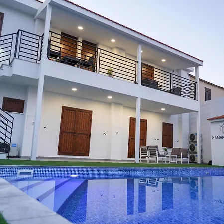 Ξενοδοχείο με διαμερίσματα Kamaroporta Luxury