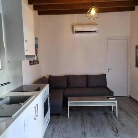 Kamaroporta Luxury * Agios Theodoros